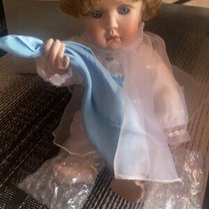 NIB Ashton Drake Heavenly Inspirations Doll Every Cloud Has a Silver Lining COA